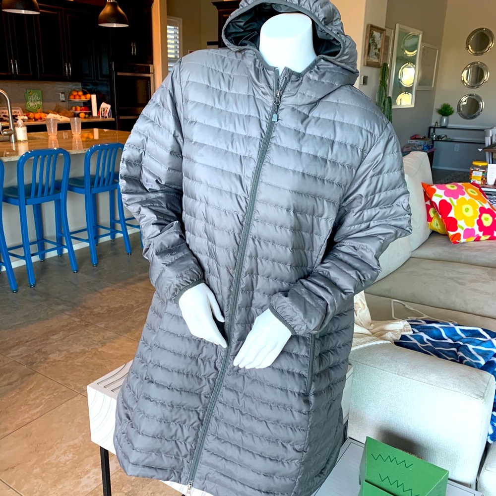 Eddie Bauer XXL knee length hooded puffer coat